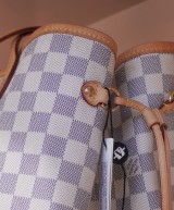 Louis Vuitton Neverfull