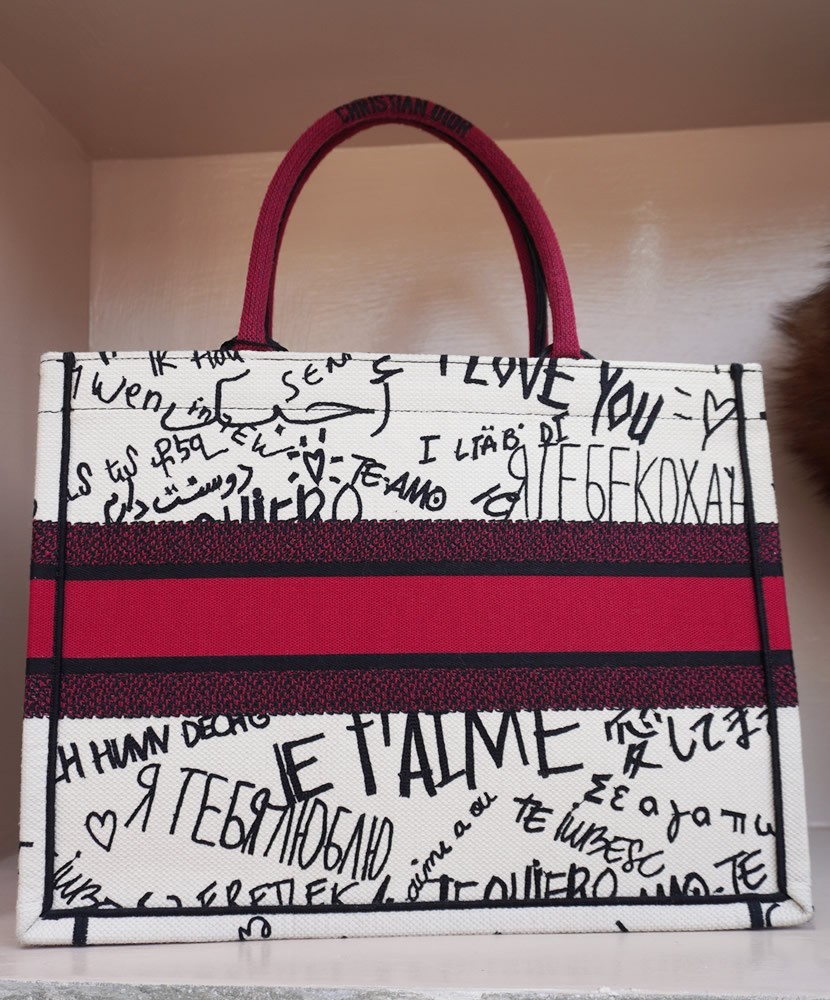 Dior Graffiti Book Tote, Buy on mariannaboutique.it