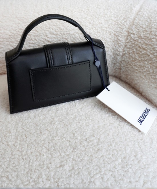 Jacquemus Borsa a mano Le Grand Bambino in Pelle Nera