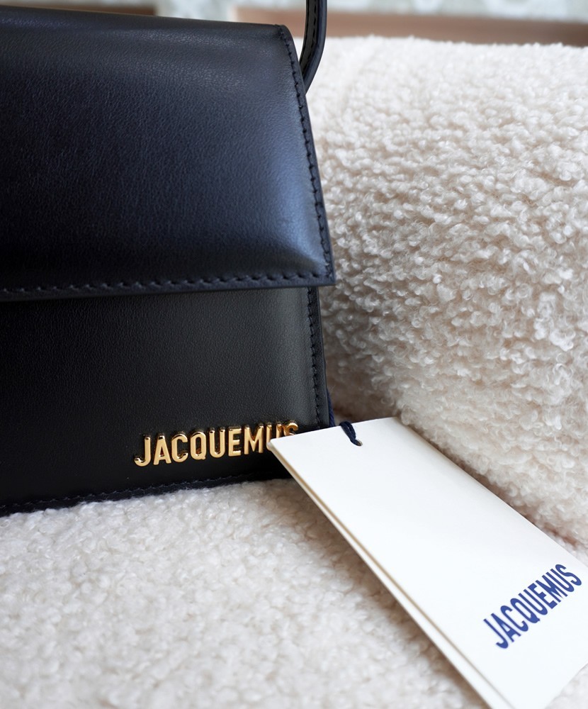 Jacquemus Borsa a spalla Le Grand Bambino in Pelle Nera