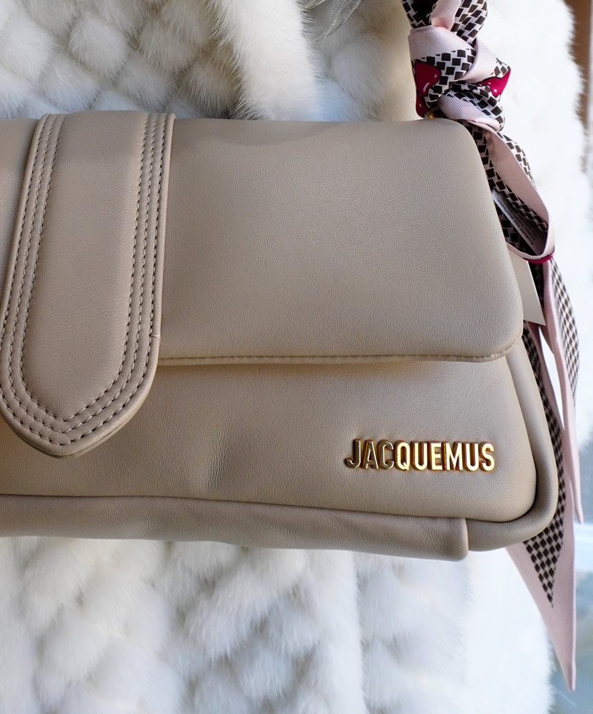 Jacquemus Borsa a mano Le Grand Bambino in Pelle beige